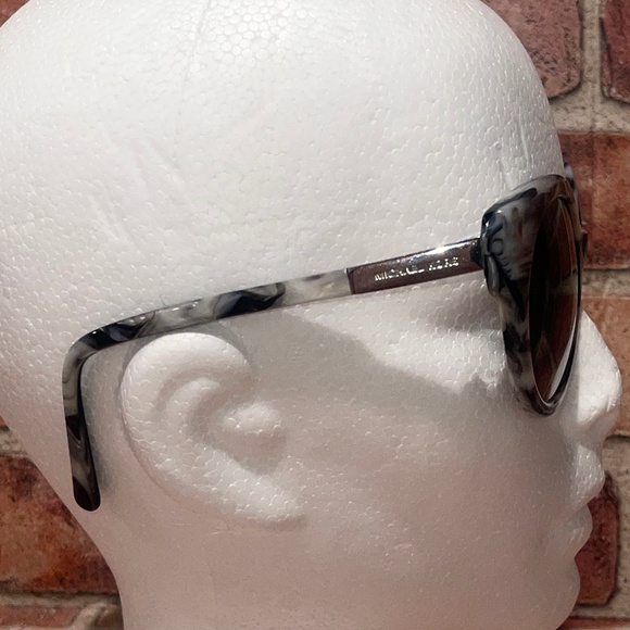 Pre-Owned Michael Kors Adelaide I 2019 311413 Black White Marble Sunglasses Chic - Picture 2 of 8
